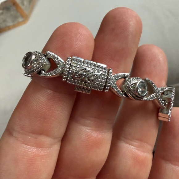 GLD Chain (Cross) - Picture 3 of 4